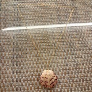 Gold Shell Pendant Necklace